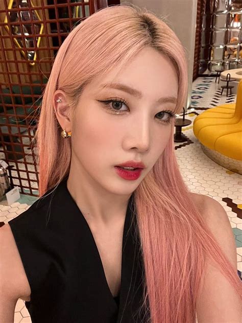 Kim Lip Image 315388 Asiachan KPOP Image Board