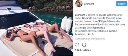 Fã Clube Oficial Aos Olhos Do Tempo Paula Fernandes Paula Fernandes posa de lingerie em clipe