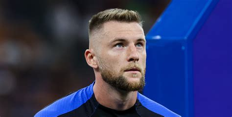 Mercato le PSG refait une offre à l Inter pour Skriniar foot11