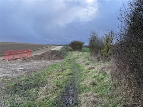 Footpath Towards Sutton Scotney Mr Ignavy Cc By Sa 2 0 Geograph