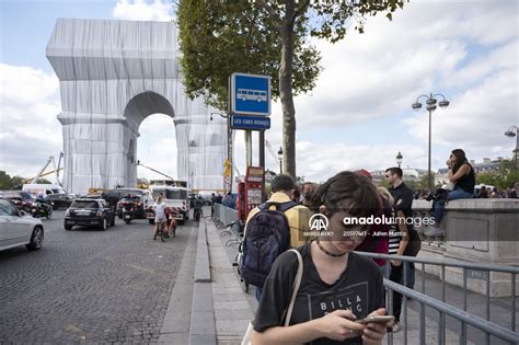 Arc De Triomphe Wrapped In Homage To Christo S Last Monumental Project