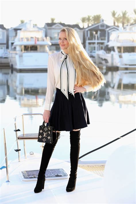 Old-Money Aesthetic – Manhattan Girl