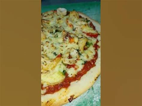 Do Son seafood pizza - Pizza hải sản Đồ Sơn - YouTube