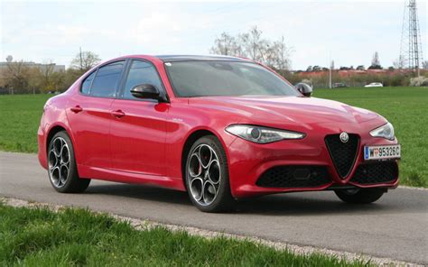 Alfa Romeo Giulia Veloce Ps Awd Tradition Trifft Moderne Mycar