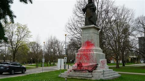 City Of Kitchener Wont Remove Red Paint On Queen Victoria Statue Right