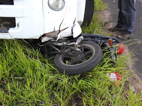 Motociclista Fica Ferido Em Acidente Caminh O Em Araraquara S O