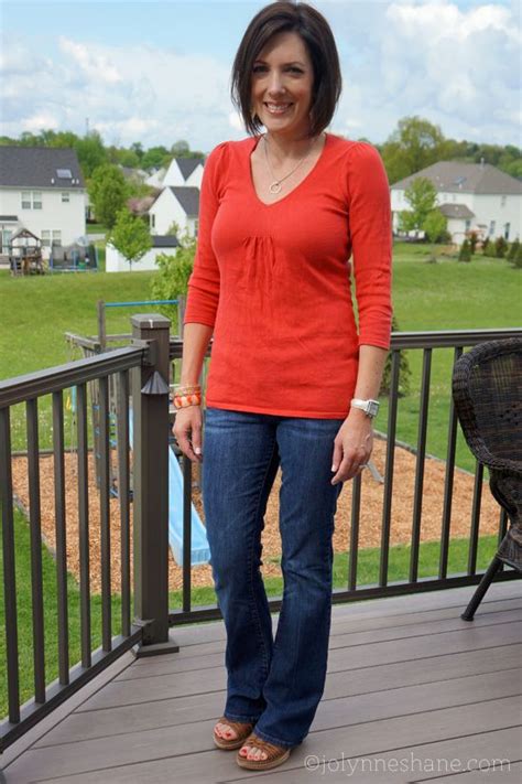 Daily Mom Style Jo Lynne Shane Mom Outfits Mom Style