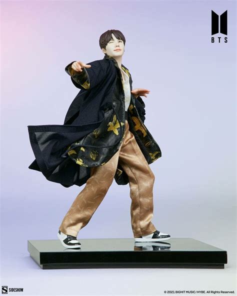 Estatua BTS SUGA Deluxe PVC Idol Collection 23cm Sideshow Collectibles