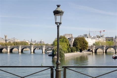 Le Pont Des Arts Se D Voile Enfin Apr S Plusieurs Mois De R Novation