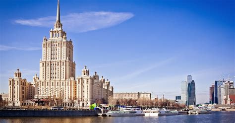 Moscow: City Sights and Metro Tour with Boat Trip and Lunch | GetYourGuide