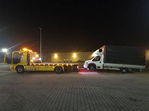 Us Ugi Holowania Pomoc Drogowa H Opole Je Owa Autostrada A Dk