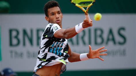 Canadians Auger-Aliassime, Diez ousted in first round of French Open