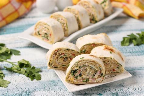 Ролл из лаваша – простой и вкусный рецепт, как приготовить пошагово