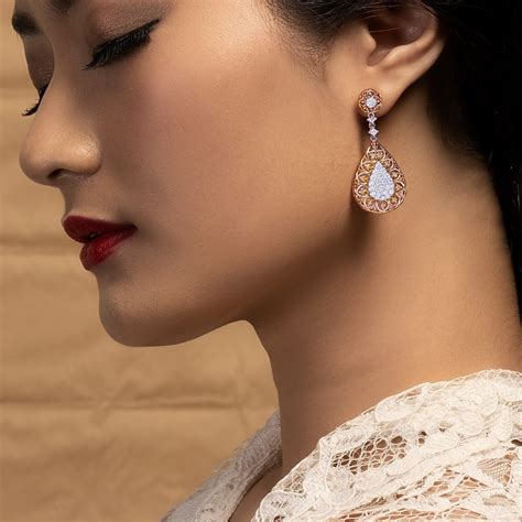 tips memilih anting emas  tidak salah beli hilman