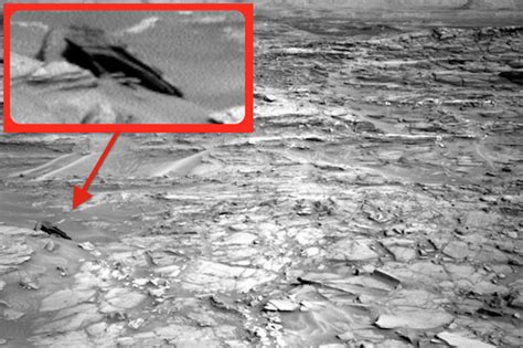 Conspiracists Claim Nasa Photo Shows Alien Spaceship On Mars Daily Star