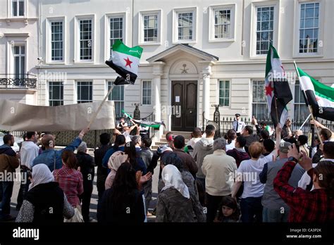 Saudi embassy london 2012 hi-res stock photography and images - Alamy