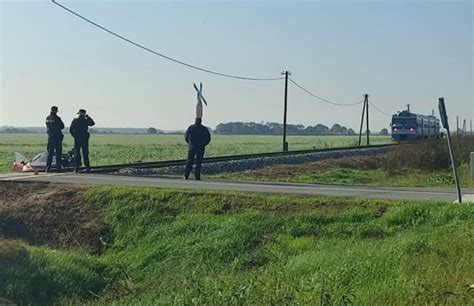 Tragedija Na Pru Nom Prijelazu Izletio Pred Vlak I Smrtno Stradao