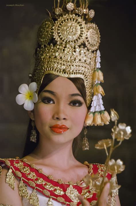 Cambodian Dancer Cambodian Women Cambodia Beauty