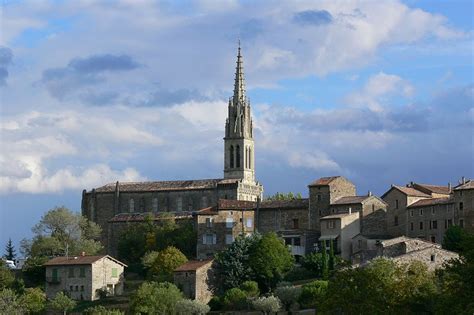 Location hébergements près de Labeaume Naves et Banne Ardèche 07