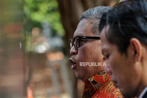 Kpk Cari Harun Masiku Di Ponsel Hasto Republika Online