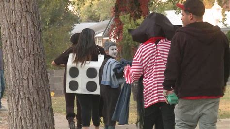 Law Enforcement Probation And Parole Track Sex Offenders On Halloween