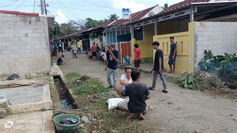 Warga Perumahan Aura Residance2 Kompak Gotong Royong Menjelang Idhul Adha