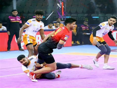 Aslam Inamdar Guides Puneri Paltan To Big Win Over Playoff Hopefuls