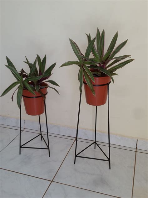 Par de tripé suporte para vasos de plantas no Elo7 LINDA CASA