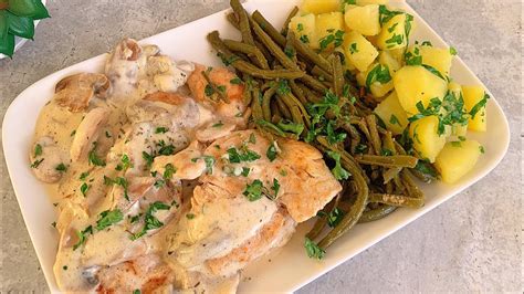 Escalopes à la crème aux champignons haricots verts sautés pommes de