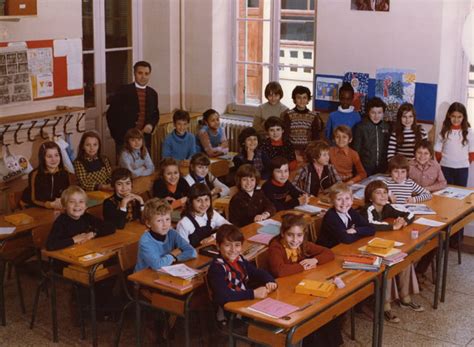 Photo De Classe Cm De Ecole Jean Jaures Le Luc Copains D Avant