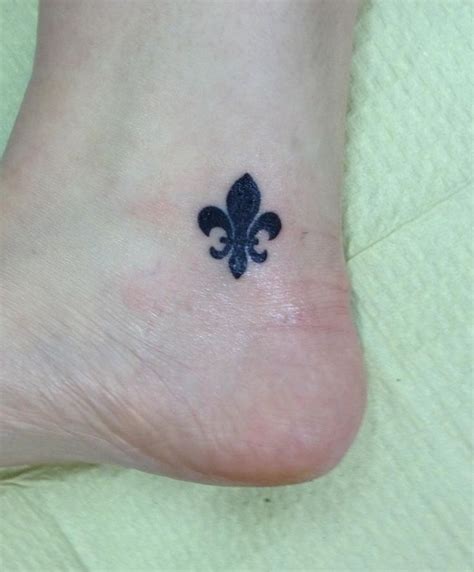 45 Best Fleur De Lis Tattoos For Women Images On Pinterest Fleur De