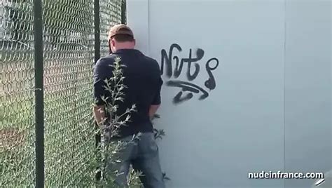 Französische MILF hart sodomisierte Faust gefickt und vollgespritzt