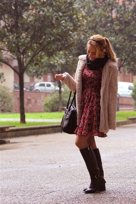 Me Myself My Wardrobe Vestido De Flores Con Botas Altas En 2019