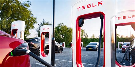 Tesla To Build The Worlds Largest Supercharger With Over 100 Stalls In