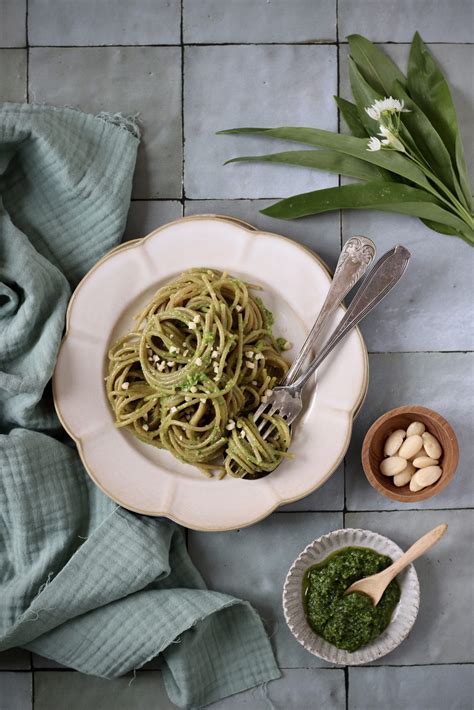 Spaghetti Integrali Con Pesto Di Aglio Orsino Lo Zenzero Candito