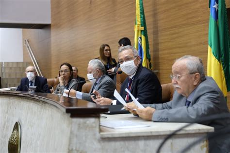 Secretário da Fazenda apresenta prestação de contas aos deputados