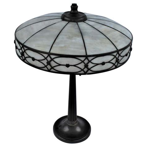 Antique Chicago Mosaic Co Leaded Glass Table Lamp Floral Details Shade