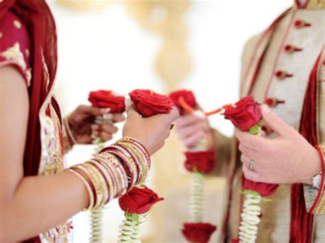 शद क लए लडक क उमर भ 18 ह तलक क बद पतन क सपतत म बरबर हसस मल वध आयग Love And Marriage Marriage