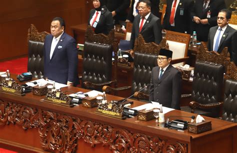 Rapat Paripurna Menyetujui Ruu Kepariwisataan Jadi Usul Inisiatif Dpr