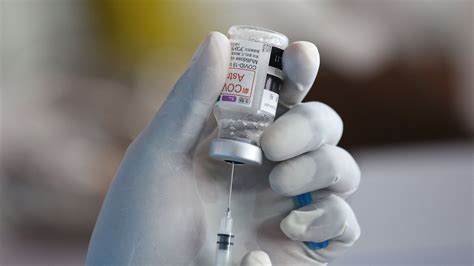 Workplace Vaccine Mandates Reveal Divide Among Workers The New York Times