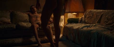 HUNKS GET NAKED AFTER DANCING ThisVid