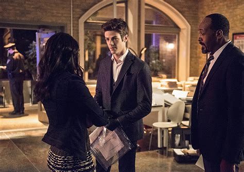 Promo Photos For The Flash Episode 2 05 The Darkness And The Light