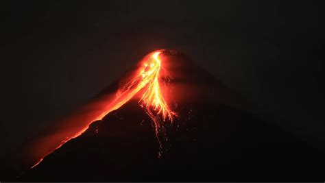 Filipiny Rozpocz A Si Erupcja Wulkanu Mayon Mo Liwe Kolejne