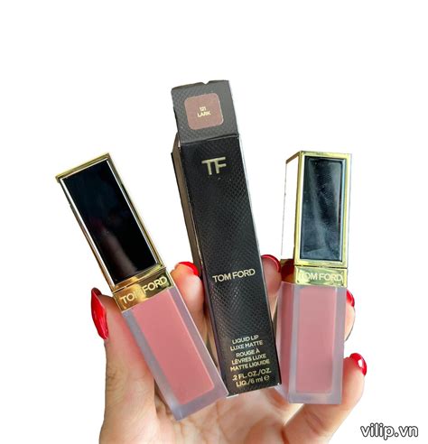 Son Kem Tom Ford Liquid Lip Luxe Matte 121 Lark Màu Hồng Đất Vilip