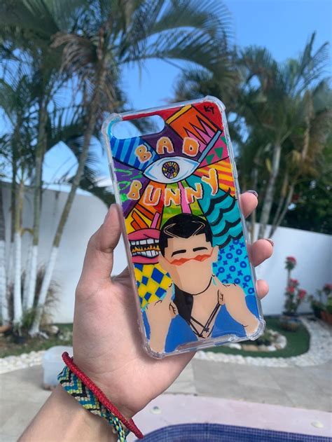 Funda pintada a mano Bad Bunny REWIND en 2021 Fundas Diseños de