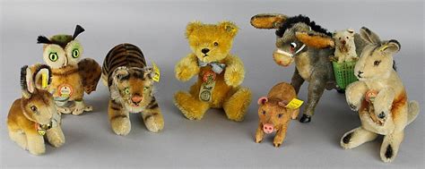 Lot - COLLECTION OF VINTAGE SMALL STEIFF ANIMALS TOGETHER WITH A ...