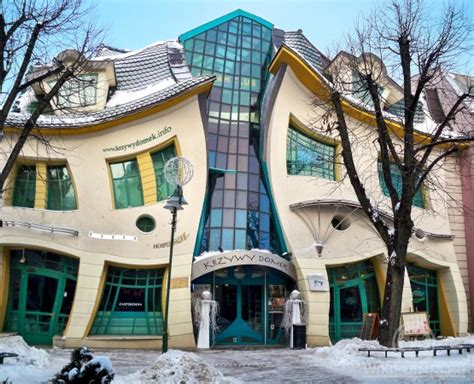 Кривой дом – wikipoints.ru