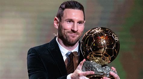 2021 Ballon d'Or ödülünü Lionel Messi kazandı