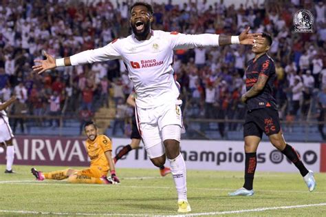 Olimpia Golea Al Atlas Y Pone Un Pie En Los Cuartos De La Liga