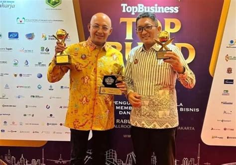 Perumda Am Kota Padang Raih Golden Trophy Top Bumd Awards